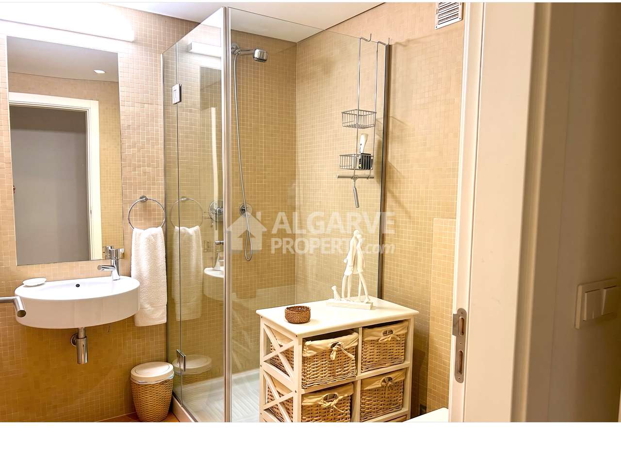 Moradia Contemporânea de 5 quartos no condominio l'Orangerie em Vilamo-10
