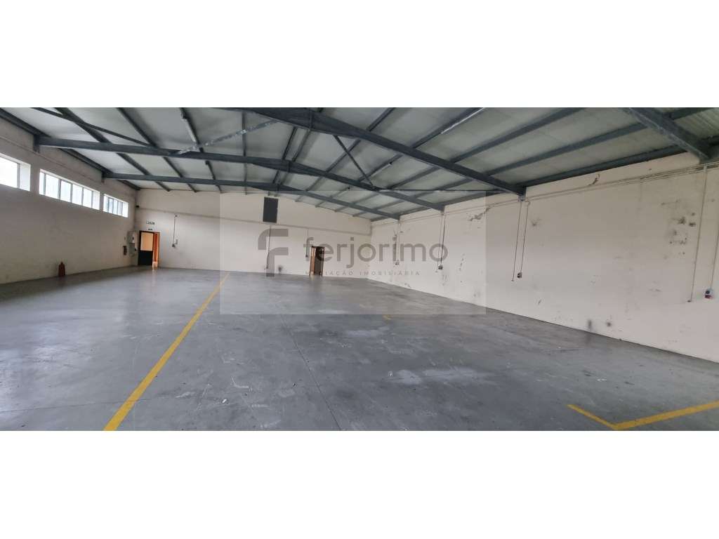 Excelente Pavilhão 

boas áreas

Vários Gabinetes - Grande imagem: 4/12