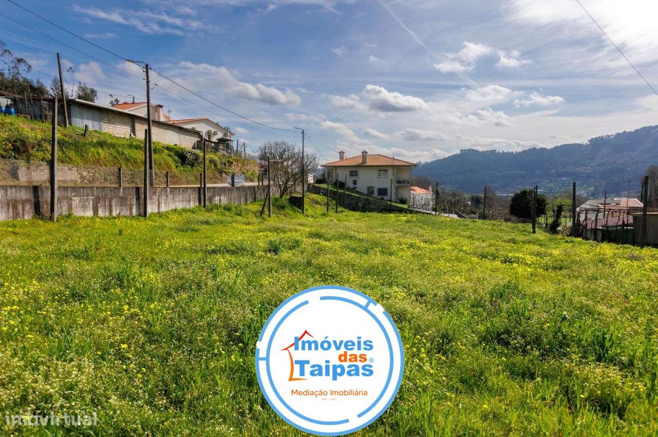 Vende-se terreno rústico com possibilidade de construção-2