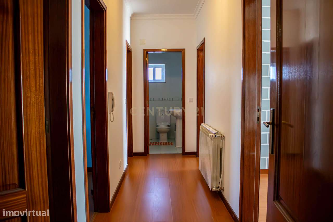 Moradia moderna | 3 pisos | Vila Nova Foz Côa-21