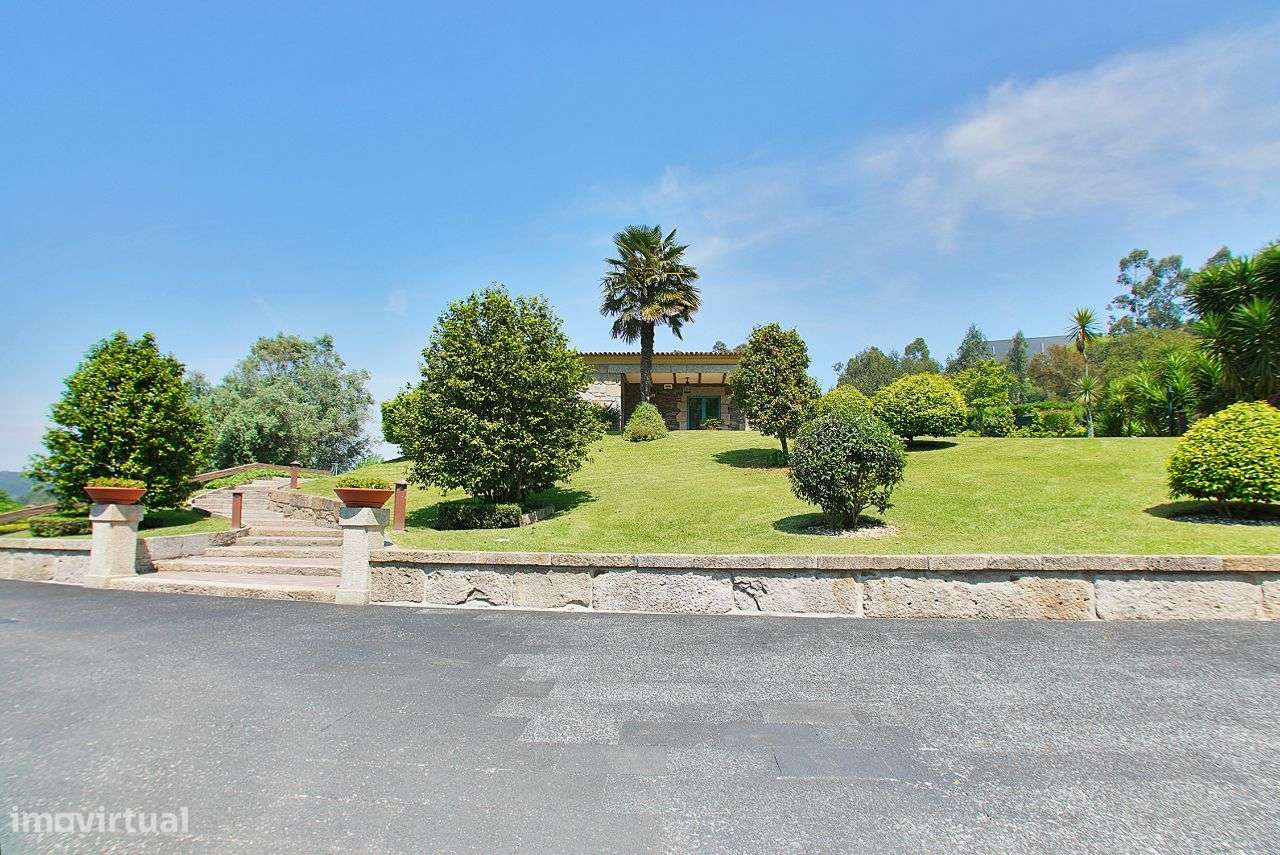 Moradia Térrea com 4 suites - Grande imagem: 4/44