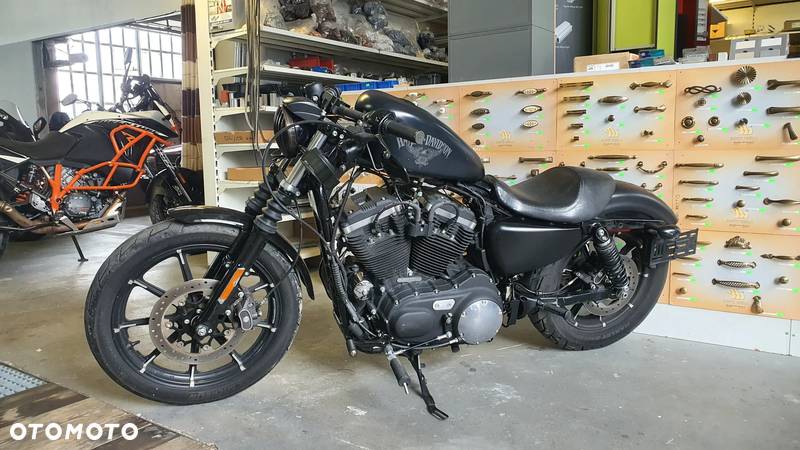 Harley-Davidson Sportster Iron 883 - 6