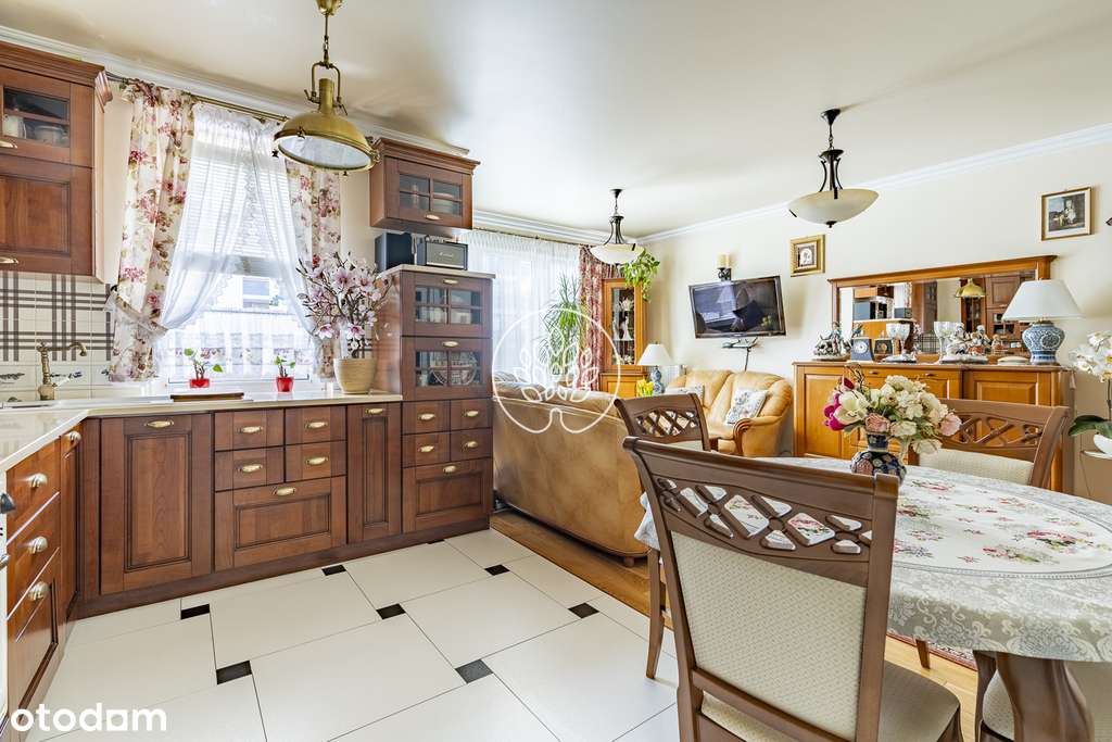 Piękne mieszkanie z ogrodem zimowym-1