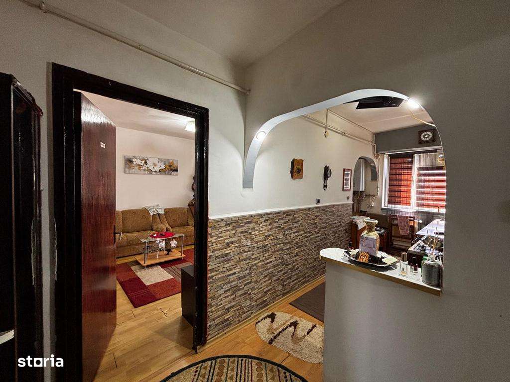 Apartament 2 camere Cartier Ostroveni zona Piata-13