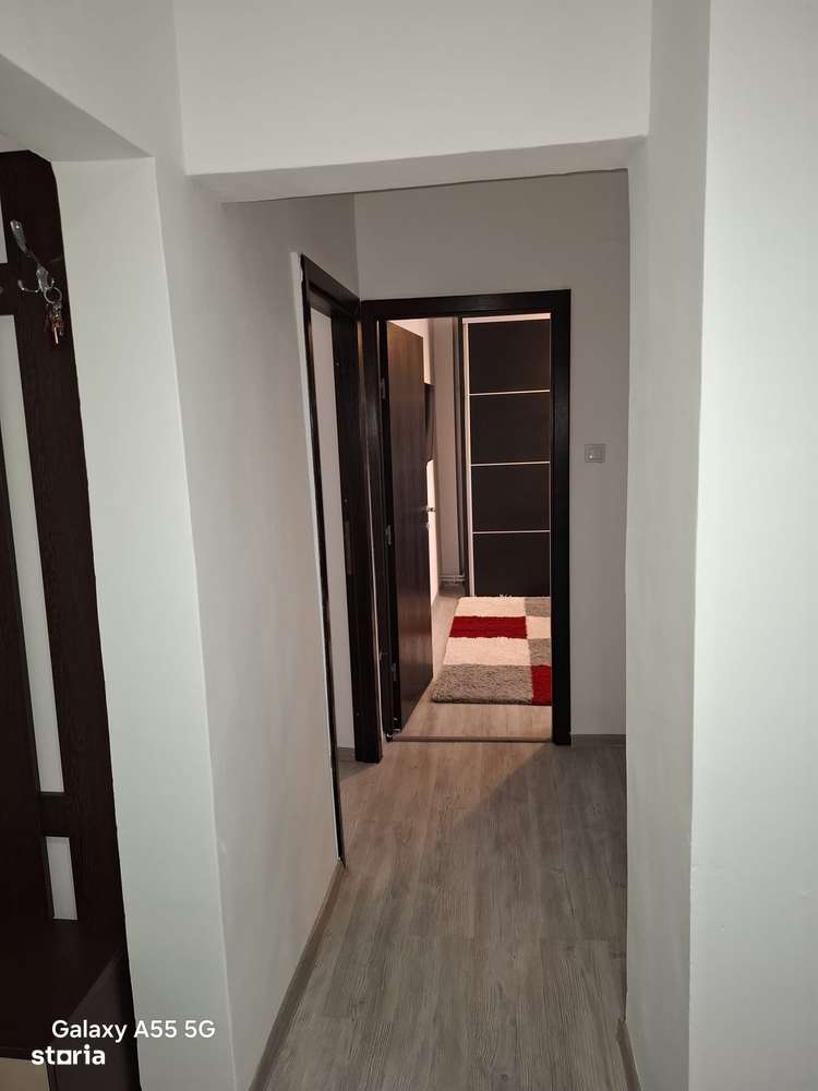 Apartament 4 camere decomandat, Craiter, suprafata 83 mp, 2 bai, beci. - Imagine principală: 3/19