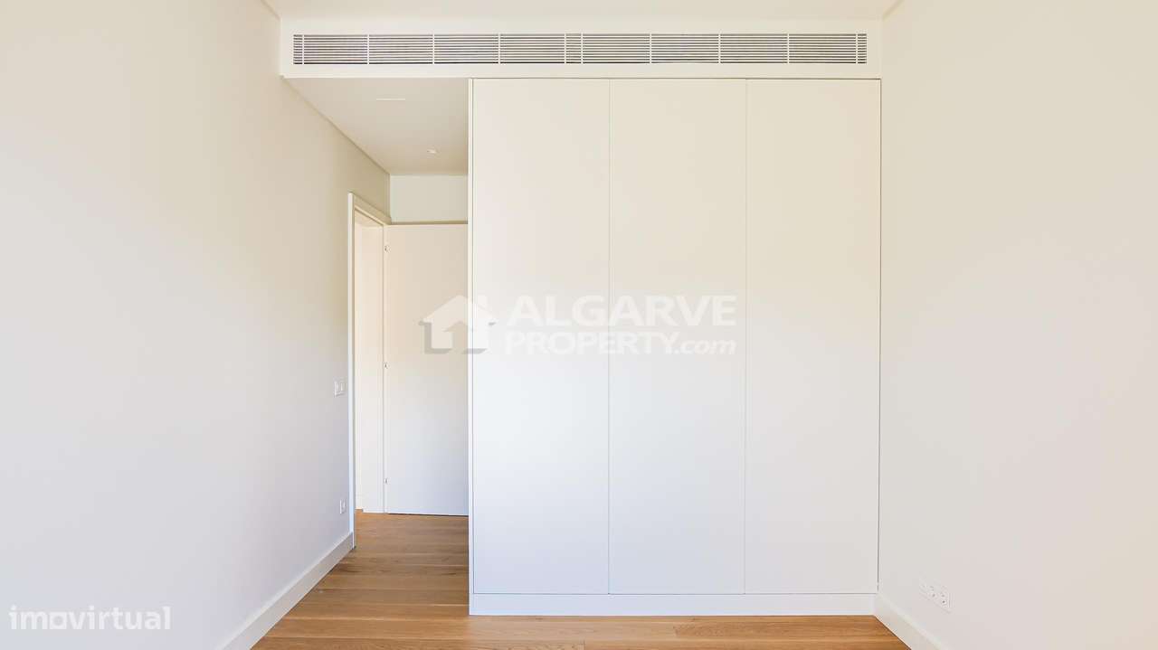 Luxuoso apartamento T2 novo em frente à Praia de Quarteira, Algarve-23