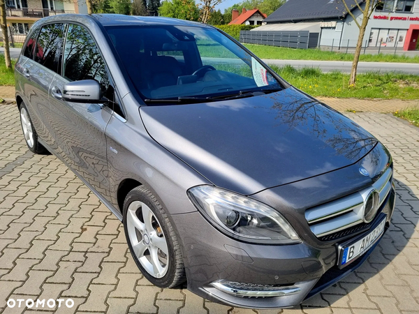 Mercedes-Benz Klasa B 180 BlueEFFICIENCY Edition - 16