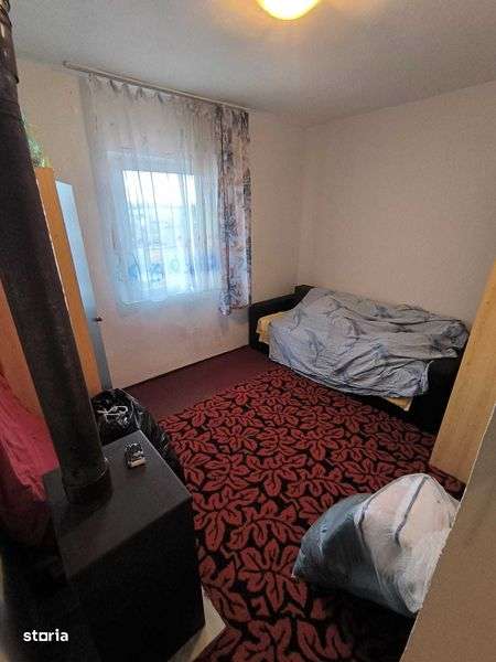 Vand apartament 2 camere balcon inchis magazie lemne geamuri termopane - Imagine principală: 4/7