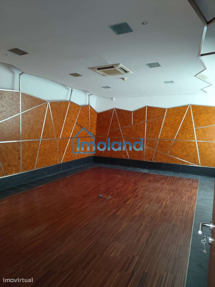 Investimento  -  Escritórios - Estação do Metro-Vila Nova de Gaia - Grande imagem: 5/16