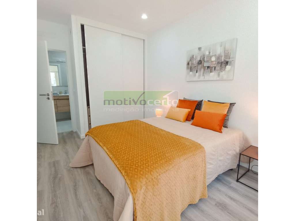 T2 com Pátio Totalmente Remodelado no Coração de Campolide, Lisboa - Grande imagem: 5/13