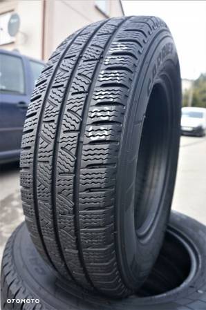 PIRELLI WINTERCARRIER 205/75R16C 110/108R AL5623** - 1