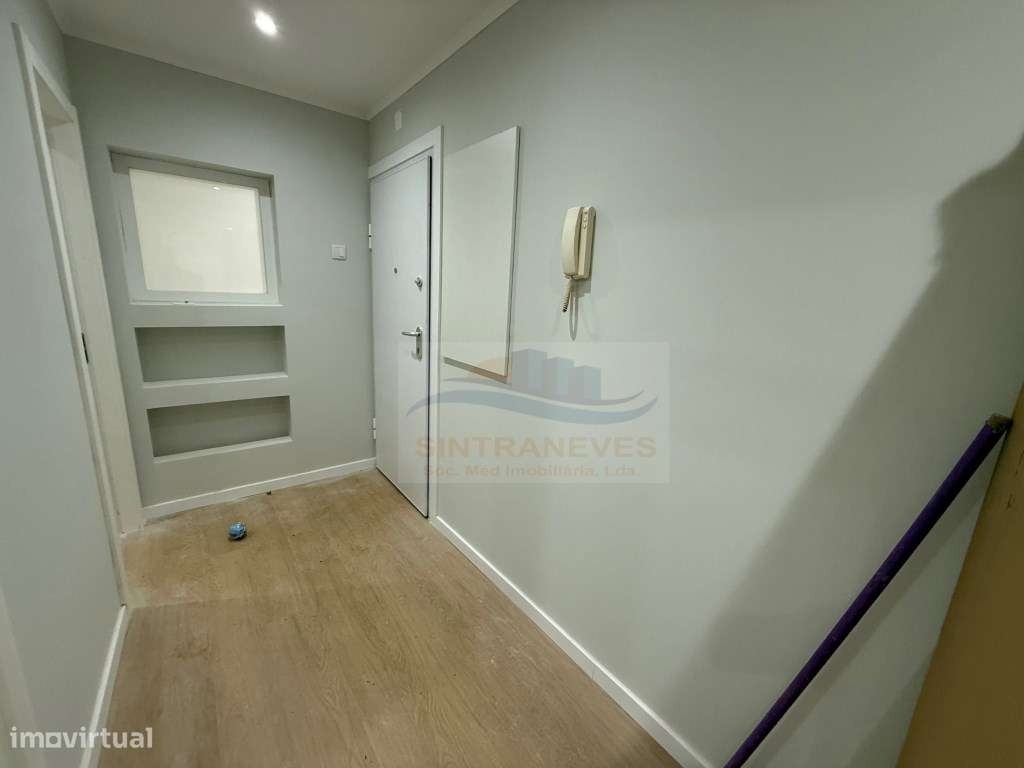 T3 Remodelado na Praça da Igreja - Como Novo, com Quintal e Garanti... - Grande imagem: 3/14