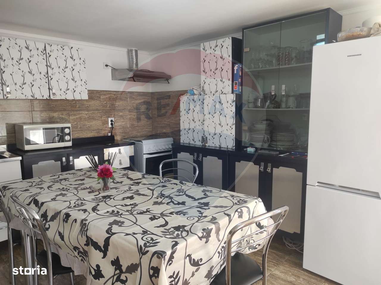 Casă / Vilă cu 5 camere de vânzare - Imagine principală: 4/10