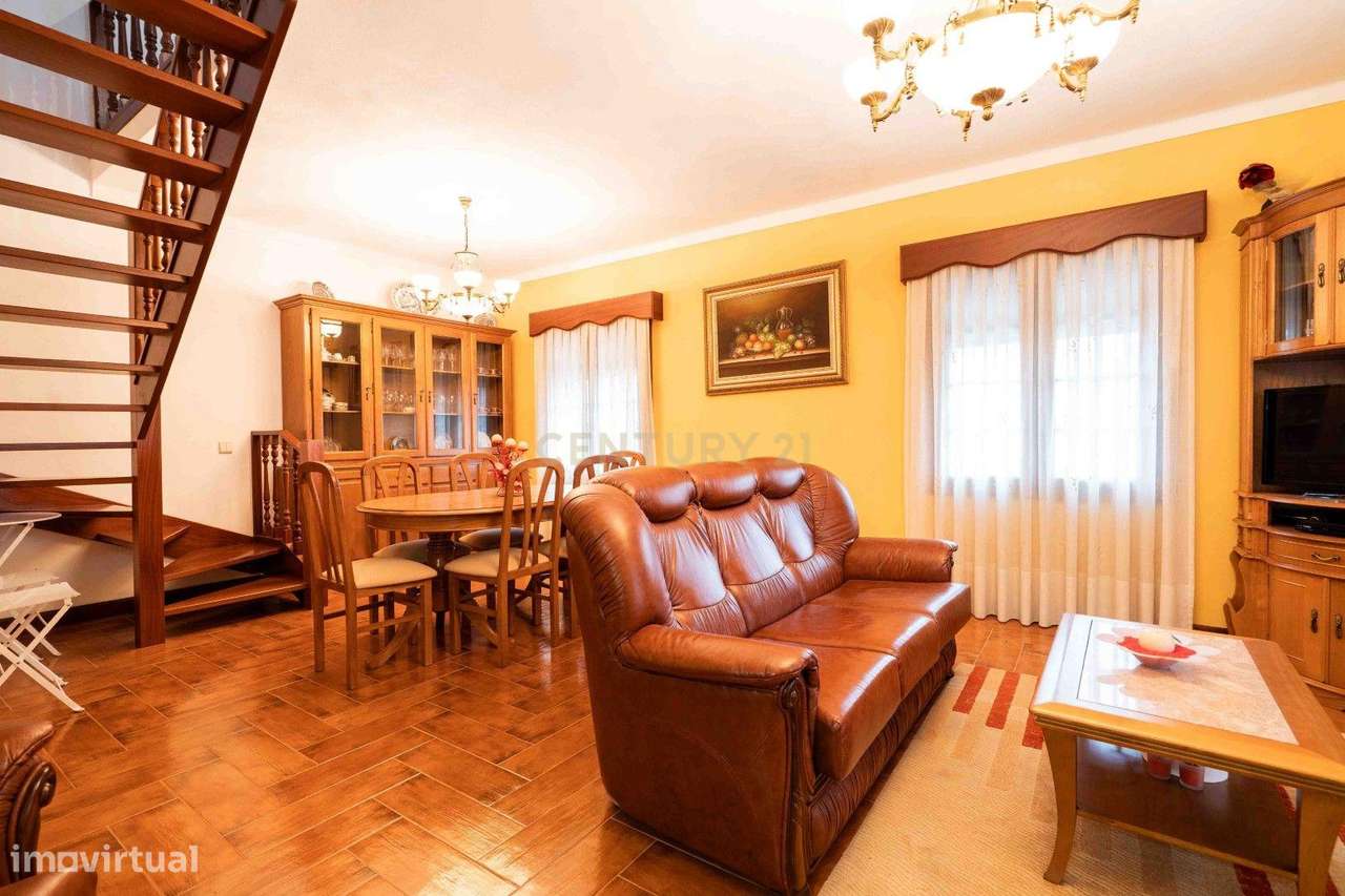 Vende-se Moradia T4 na Póvoa da Abraveia – Vila Nova de Poiares-10