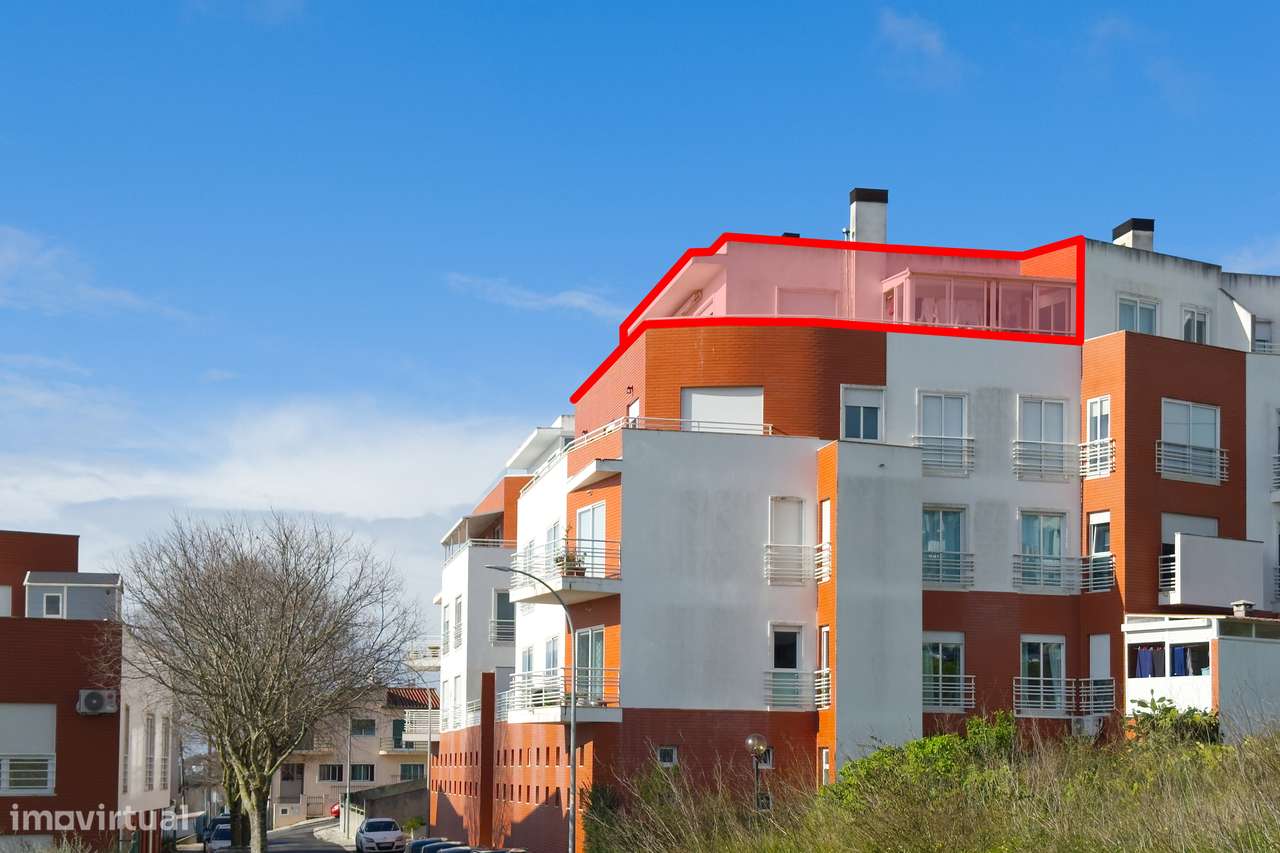 Penthouse T2 com varanda e garagem - Grande imagem: 2/19