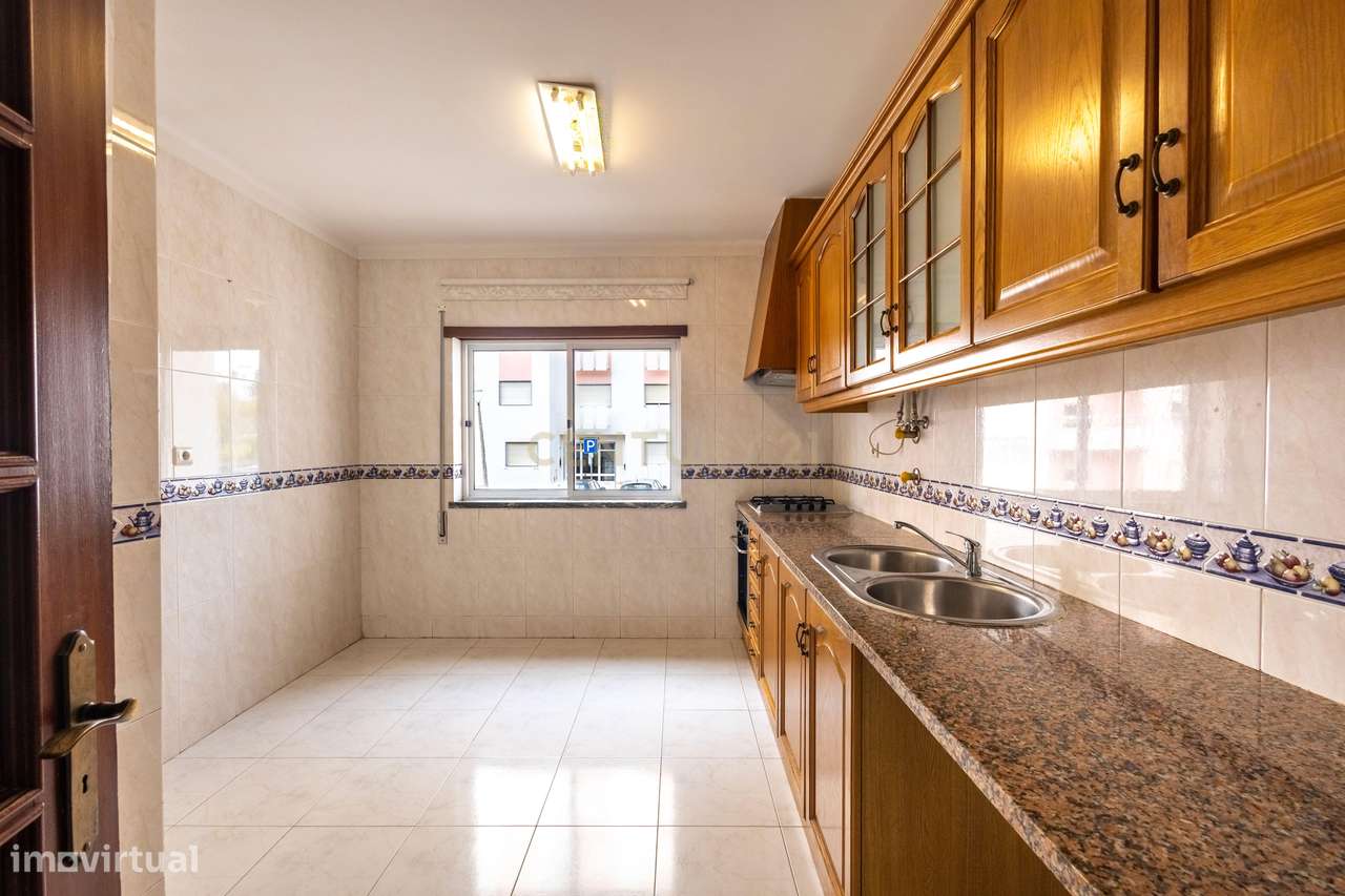 Apartamento T2 com varanda e lareira em zona calma - Grande imagem: 5/22