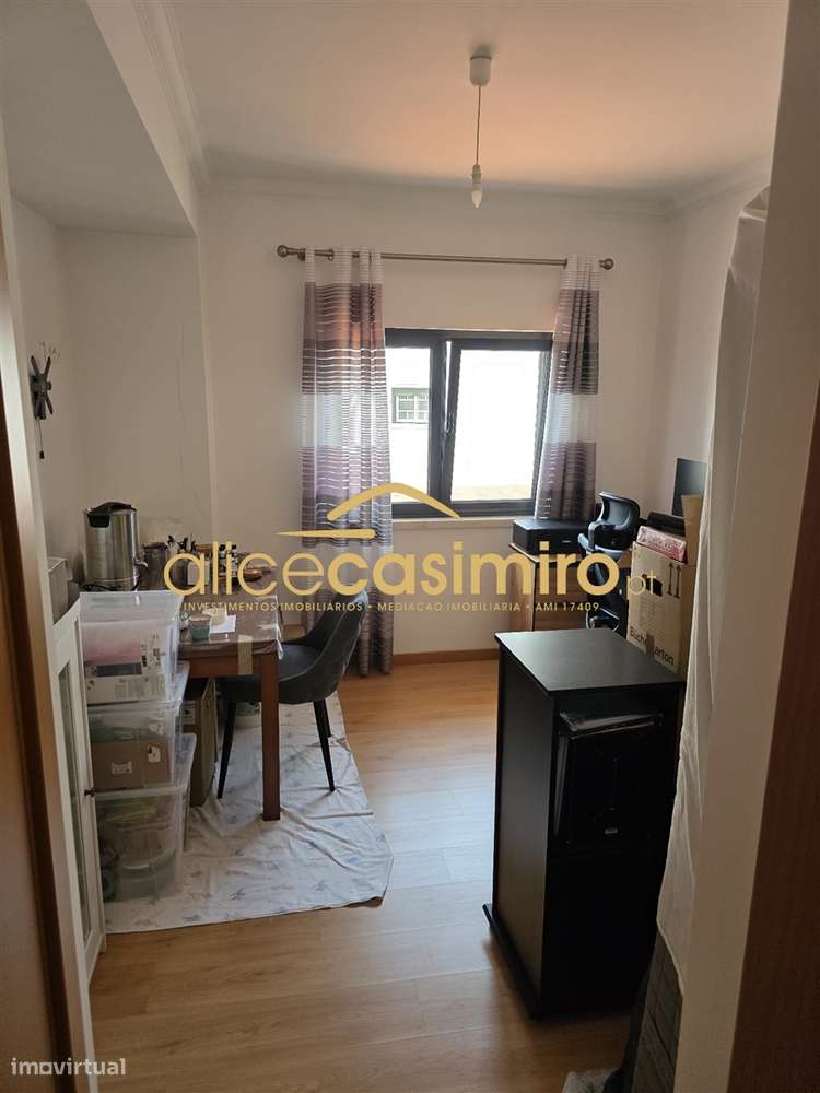 Moradia T4 - boas áreas- excelente estado!-50