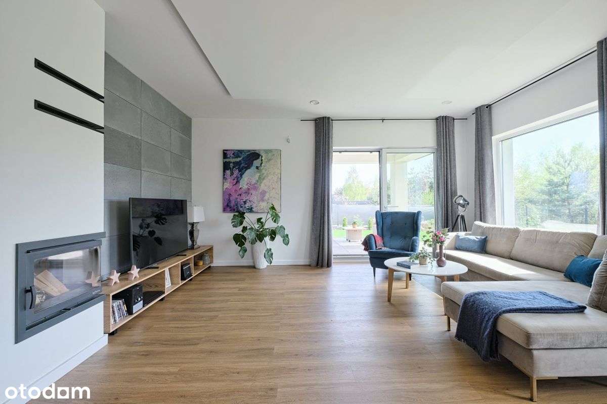 Ładny przestronny i funkcjonalny dom-5