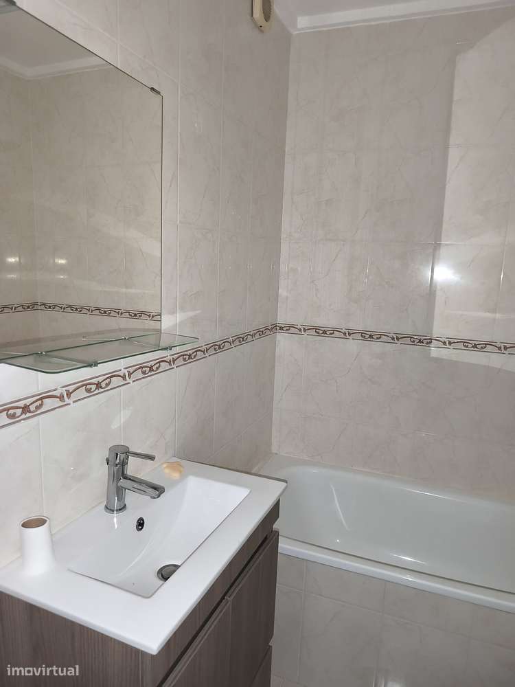 T1 Lisboa - Av. Almirante Reis, Bem Conservado, Junto ao Metro.-9