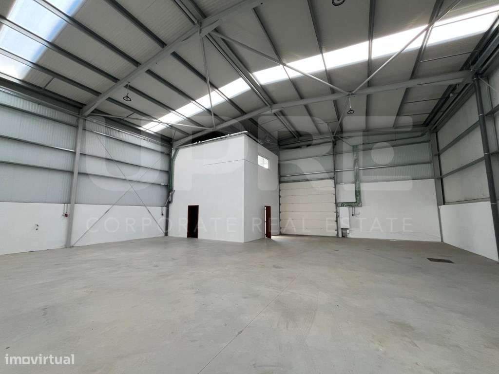 Armazém | ARRENDA | VILA DO CONDE (ZI AVELEDA) - Grande imagem: 2/6