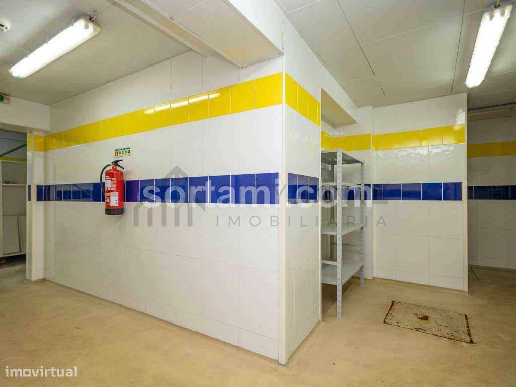 Espaço Comercial de 425m² no Coração de Faro-41