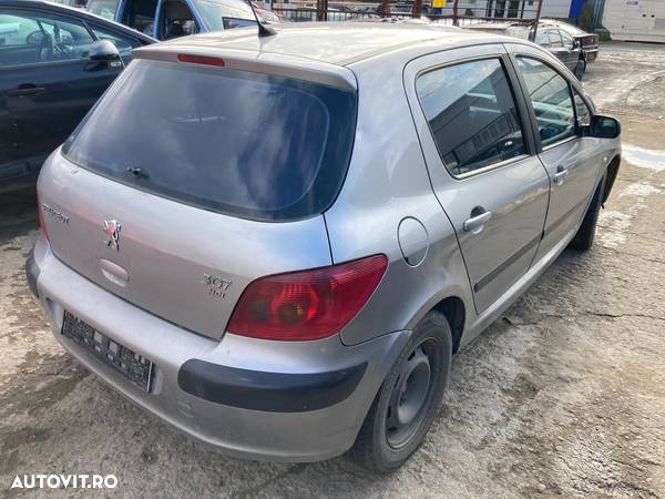 Dezmembrez Peugeot 307 2.0 HDI RHY 2003 - 3