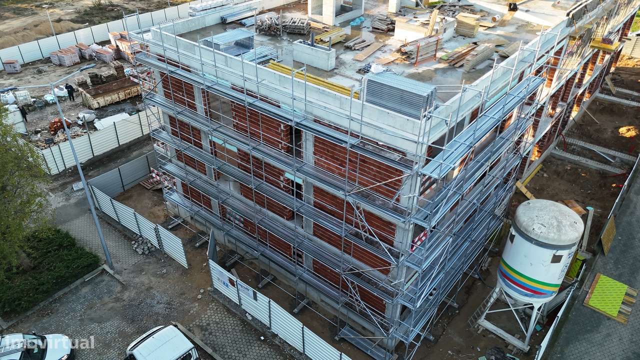 Apartamento T2 Em construção na Madalena-16