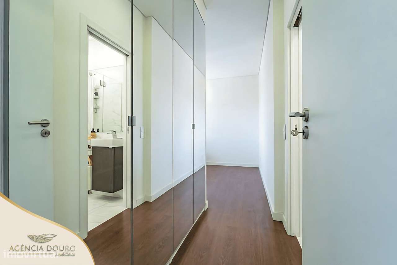Apartamento T4 com varandas, em Aldoar, Porto-21