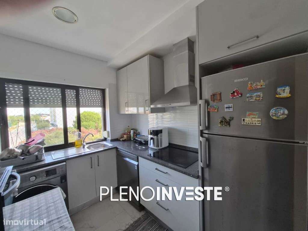 Apartamento T2 em Excelente Estado de Conservação em Palhais-18