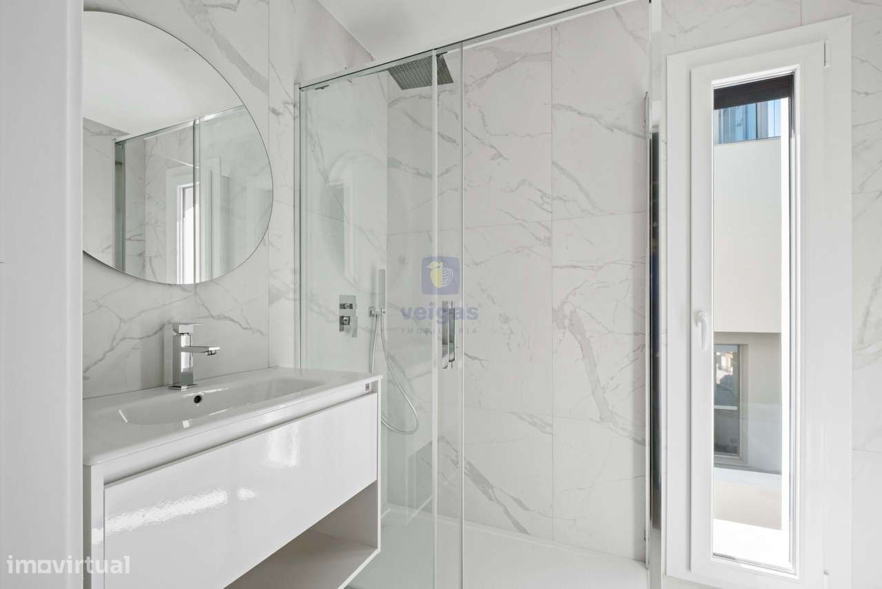 Moradia T5 Contemporânea com Piscina Aquecida – Santa Iria da Azóia-25