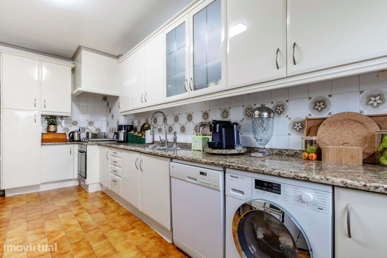 Apartamento T3 em Casal de São Brás, Amadora-16