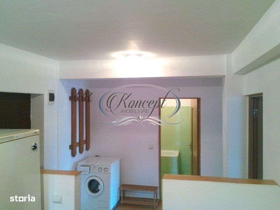 Apartament decomandat, cu parcare - Imagine principală: 5/8