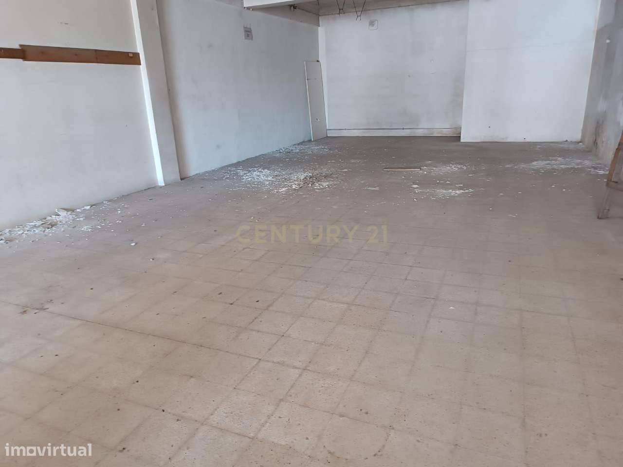 Espaço Comercial para Venda no Feijó em Almada - Grande imagem: 5/5