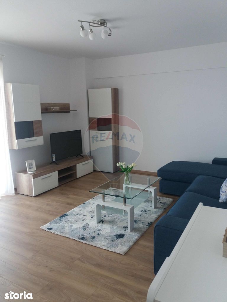 Apartament cu 3 camere de vânzare în zona Straulesti