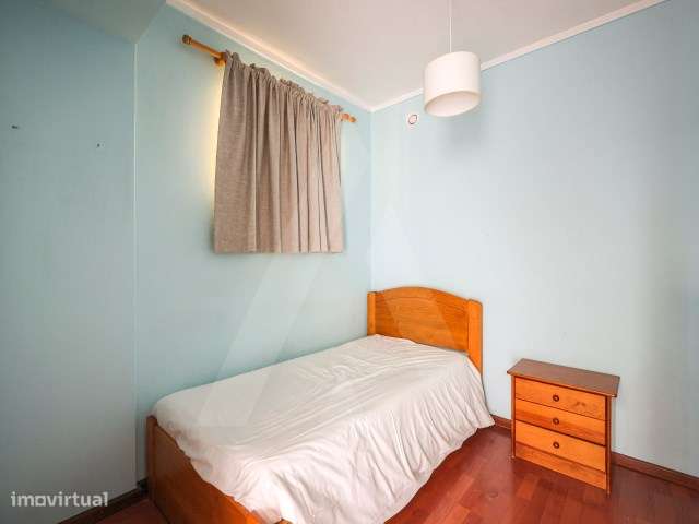 Apartamento T1+1 com arrumos e lugar de garagem em Mafamude!-15