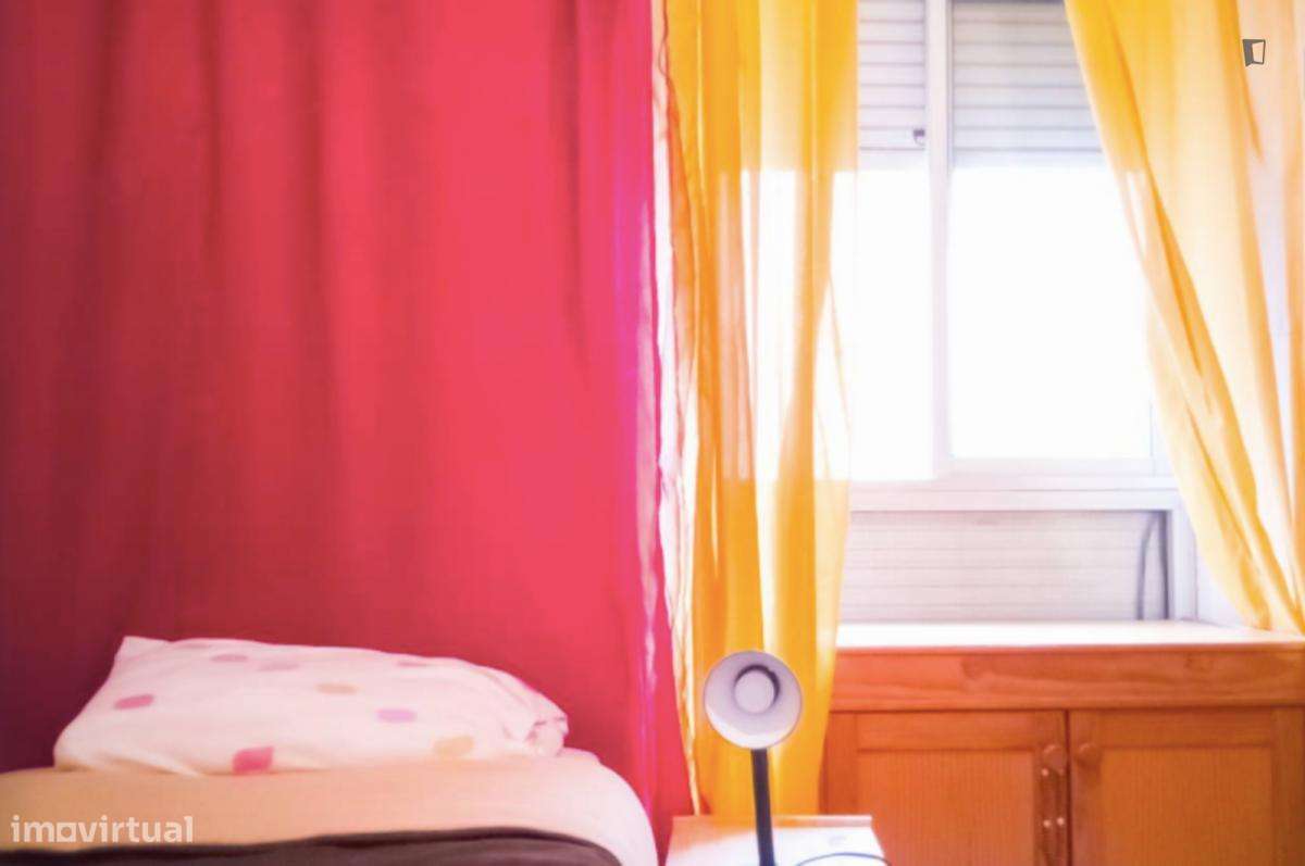 Quarto - localizado em Intendente Lisbon - Grande imagem: 3/6