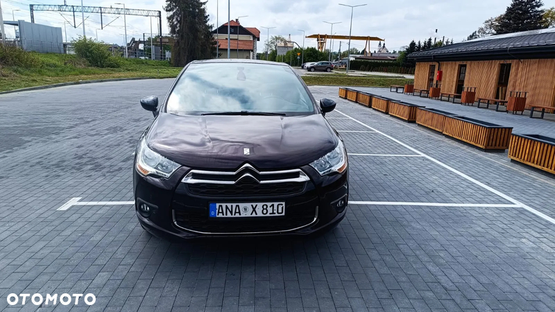 Citroën DS4 e-HDi 115 Urban Show - 8