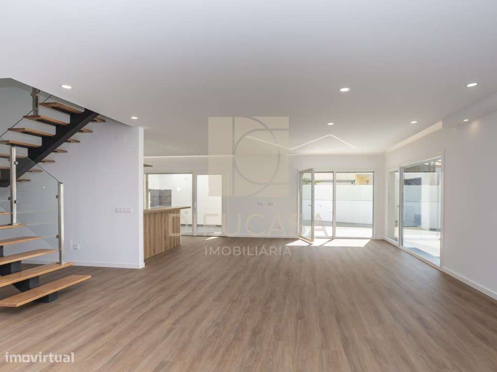 R291 Moradia T3 Duplex com áreas fabulosas - Grande imagem: 4/34