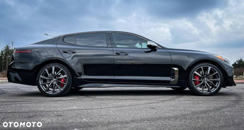 Kia Stinger - 11