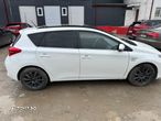 Toyota Auris 1.8 L VVT-i HSD Sol - 4