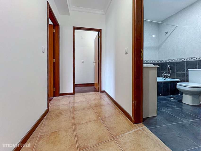 Apartamento T2 em São João de Ver-11