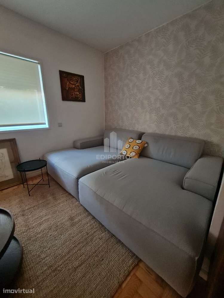 Andar moradia t3 mobilado na Rua do Lidador em Aldoar com jardim e box - Grande imagem: 5/22