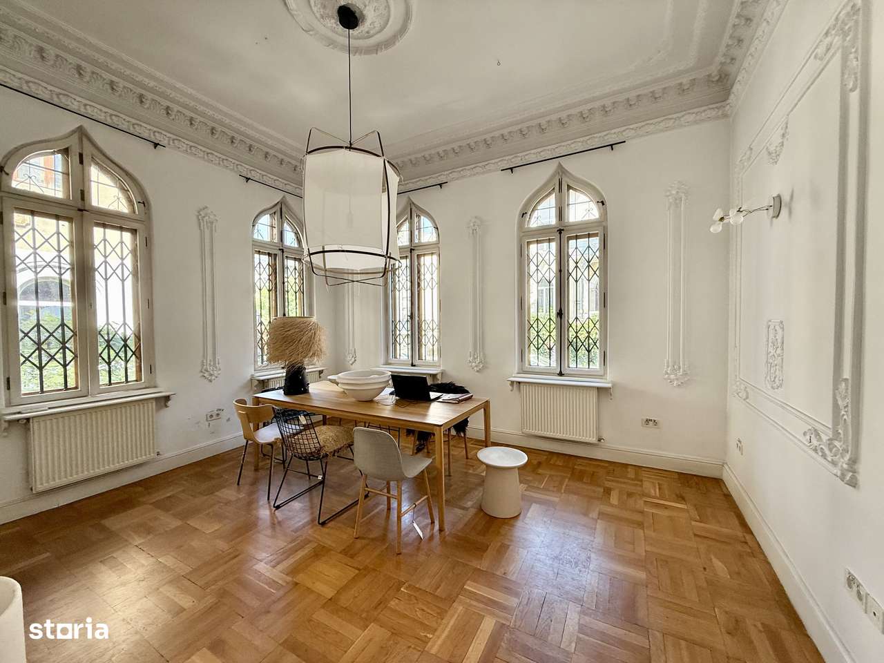 Vilă cu farmec interbelic, pretabilă pentru activități comerciale - Imagine principală: 2/20