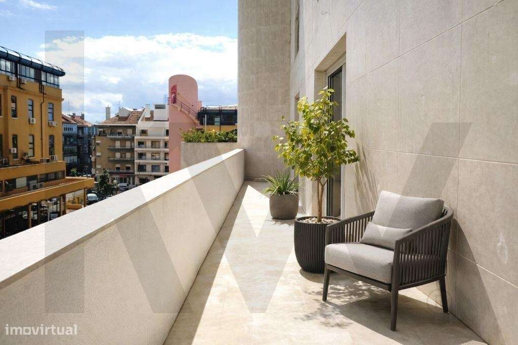 T2 com Varanda e Estacionamento em Condomínio de referência no Beato - Grande imagem: 4/26