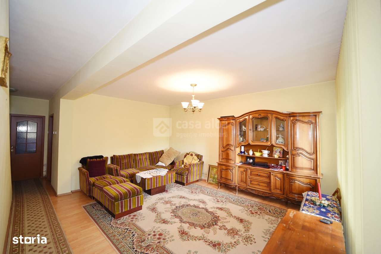 Centru, locuinta spatioasa D+P+E, disponibilitate imediata - Imagine principală: 2/20