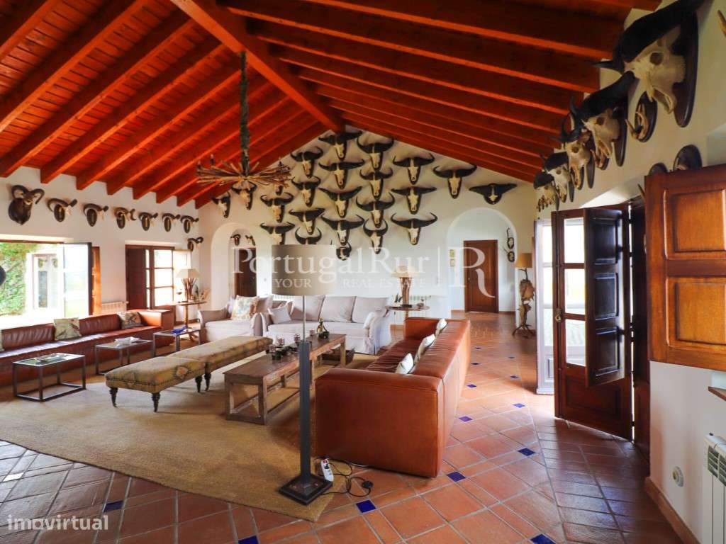 Herdade de Caça Maior com 1000 Hectares + 4 Apartamentos + Anexos-28