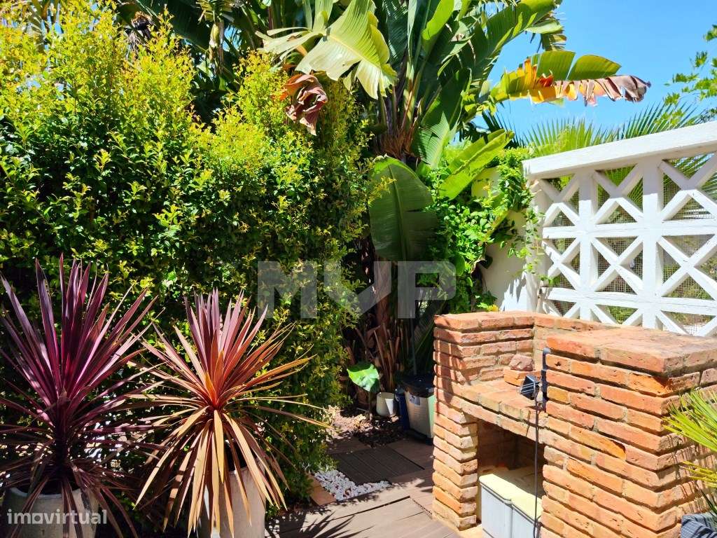 Moradia V3+1 com jardim em zona tranquila de Albufeira-34