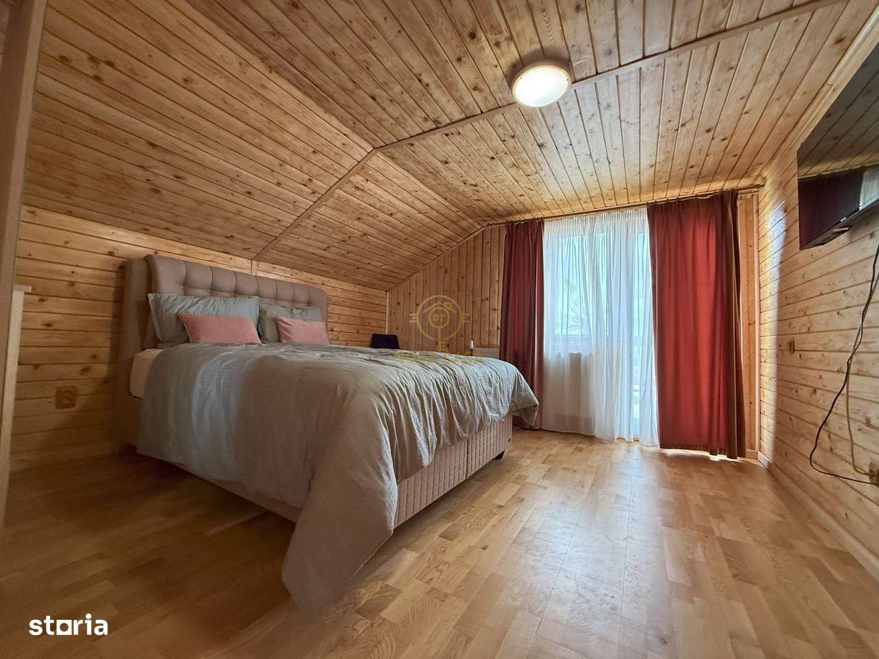 Vila de vanzare in APA-NORD  cu 2 Piscine/Zona de Relaxare/Acces lac-17