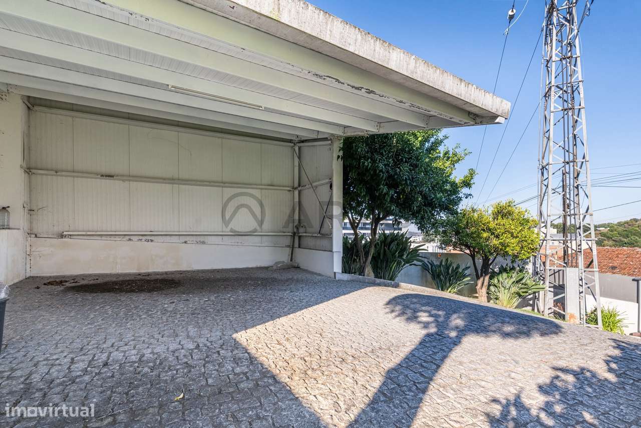 Moradia T4 com Piscina - Nogueira, Braga-25