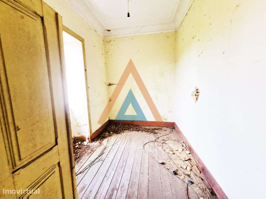 Maravilhosa quinta com casa e terreno-17
